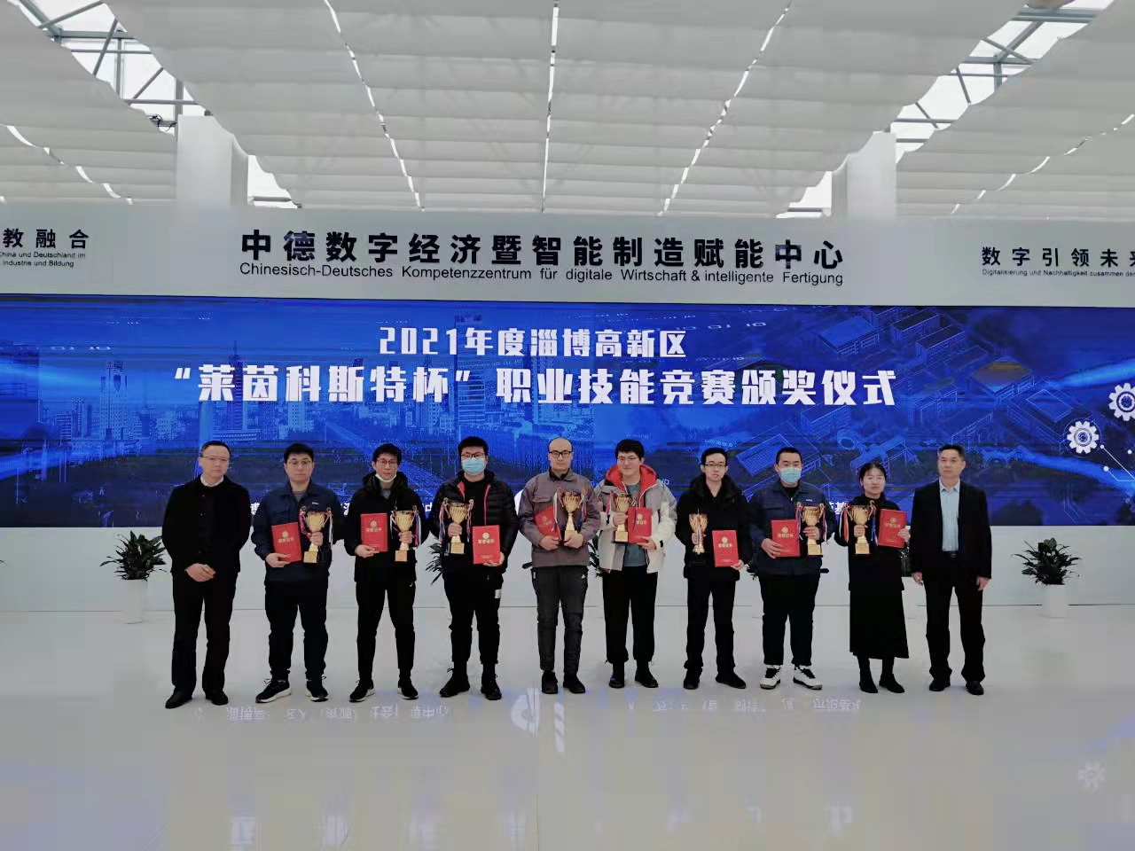 1-220526093RL37.jpg